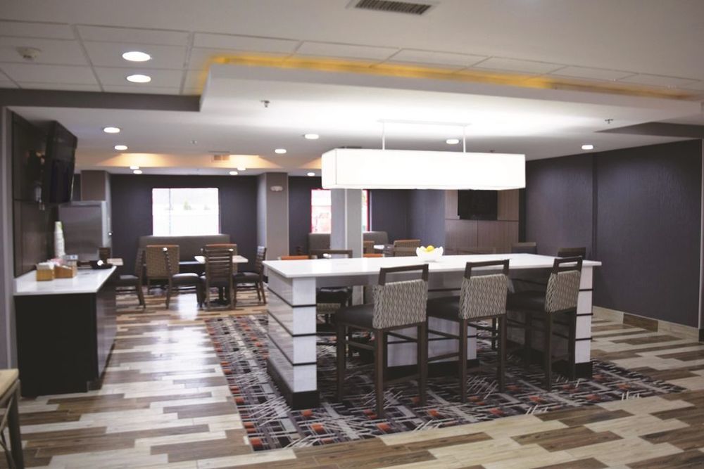 La Quinta Inn & Suites By Wyndham Dc Metro Capital Beltway Capitol Heights Beltér fotó