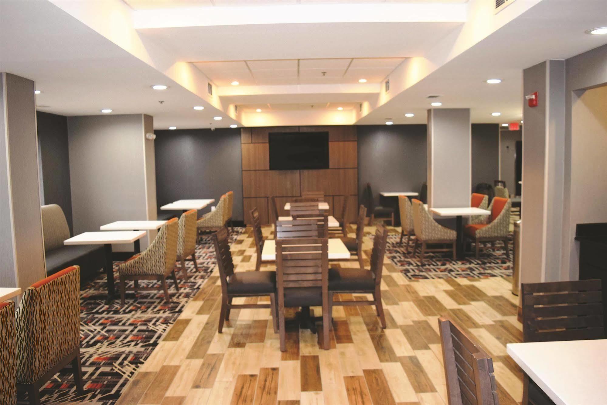 La Quinta Inn & Suites By Wyndham Dc Metro Capital Beltway Capitol Heights Kültér fotó